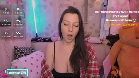 Snapshot of mystic_lilly chatting on 04/13/26, 06:57 Lilly magic lilly online show from 04/13/26, 06:57