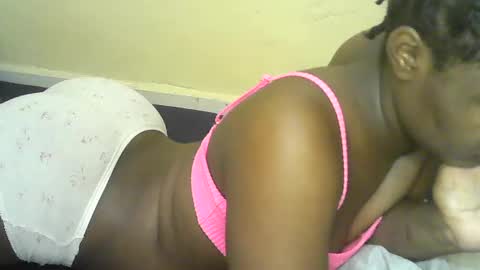Snapshot of mystic_linna chatting on 06/27/26, 05:34 mystic_linna online show from 06/27/26, 05:34