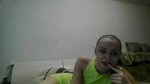 Snapshot of mysticglimmer chatting on 10/10/25, 01:43 Anika online show from 10/10/25, 01:43