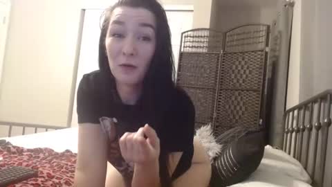 Snapshot of mysticmuse94 chatting on 12/27/24, 04:36 MysticMuse online show from 12/27/24, 04:36