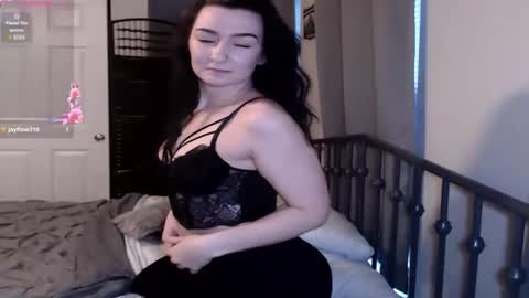 Snapshot of mysticmuse94 chatting on 02/05/25, 01:54 MysticMuse online show from 02/05/25, 01:54