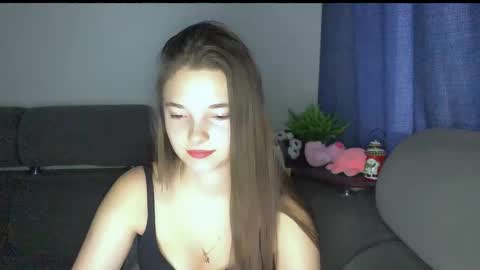 Leya online show from 11/19/25, 12:05