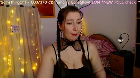 Snapshot of mystydew chatting on 04/04/26, 12:02 MystyDew online show from 04/04/26, 12:02