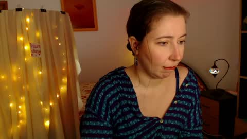 Snapshot of mystydew chatting on 04/16/26, 11:00 MystyDew online show from 04/16/26, 11:00