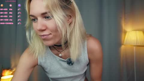 Snapshot of myviolet_rush chatting on 05/28/26, 07:22 Olivia or just olive online show from 05/28/26, 07:22