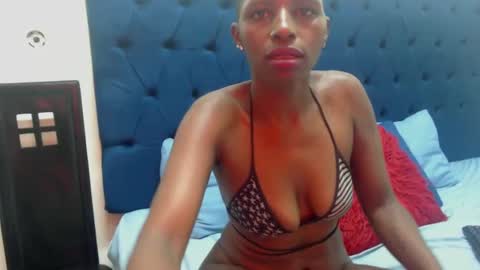 Snapshot of mzansihottestcouple chatting on 01/17/25, 01:46 mzansihottestcouple online show from 01/17/25, 01:46