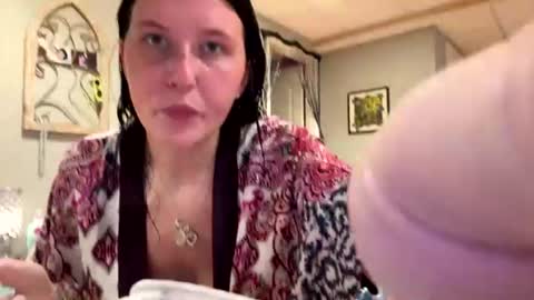 Snapshot of n0rmalgurl chatting on 08/03/26, 04:11 n0rmalgurl online show from 08/03/26, 04:11