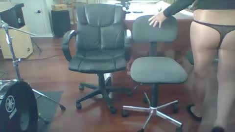Snapshot of n2hosiery chatting on 06/19/26, 08:01 n2hosiery online show from 06/19/26, 08:01