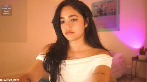 Snapshot of n_o_v_a chatting on 01/08/25, 05:15 Nova online show from 01/08/25, 05:15