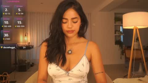 Snapshot of n_o_v_a chatting on 10/17/25, 05:37 Nova online show from 10/17/25, 05:37