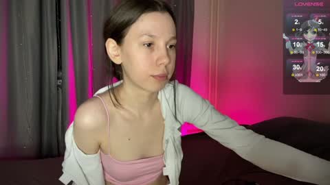 Snapshot of na_prikole_ chatting on 01/23/25, 10:33 Vanessa and Julia online show from 01/23/25, 10:33