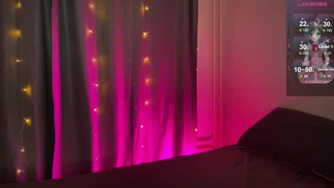 Snapshot of na_prikole_ chatting on 01/24/25, 08:11 Vanessa and Julia online show from 01/24/25, 08:11