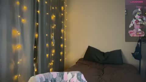 Snapshot of na_prikole_ chatting on 02/21/25, 02:06 Vanessa and Julia online show from 02/21/25, 02:06