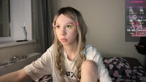 Snapshot of na_prikole_ chatting on 02/26/25, 08:22 Vanessa and Julia online show from 02/26/25, 08:22