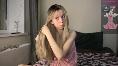 Snapshot of na_prikole_ chatting on 02/27/25, 06:20 Vanessa and Julia online show from 02/27/25, 06:20