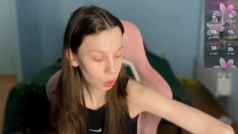 Snapshot of na_prikole_ chatting on 12/17/25, 03:56 Vanessa and Julia online show from 12/17/25, 03:56