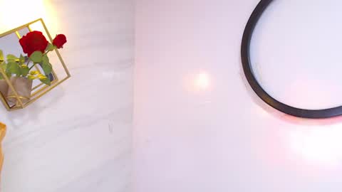 naamah_b online show from 01/31/25, 05:32