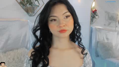 naamah_b online show from 09/09/25, 02:16