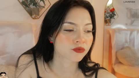 naamah_b online show from 09/12/25, 02:39