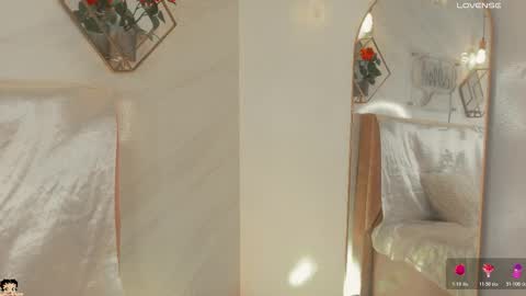 naamah_b online show from 11/22/25, 02:05