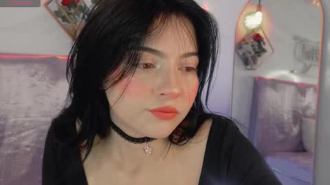 naamah_b online show from 11/25/25, 02:06