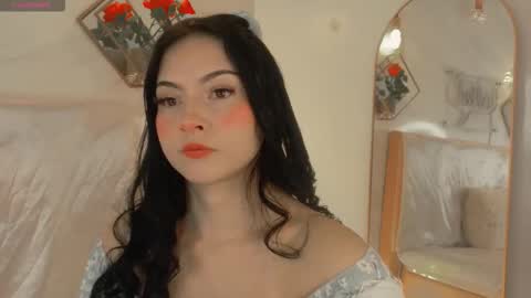 naamah_b online show from 11/27/25, 01:57