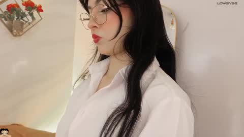 Snapshot of naamah_b chatting on 04/20/26, 02:31 naamah_b online show from 04/20/26, 02:31