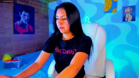 Snapshot of naaoomi chatting on 01/07/25, 08:52 Camila- free online show from 01/07/25, 08:52