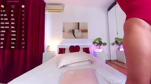 Snapshot of nadeen_ chatting on 03/28/26, 03:33 Nadia online show from 03/28/26, 03:33