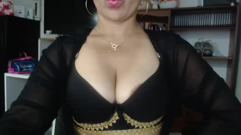 Nadia  online show from 03/08/25, 06:54