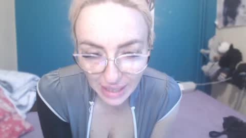 Snapshot of nadinnnea chatting on 04/30/26, 07:58 nadinnnea online show from 04/30/26, 07:58