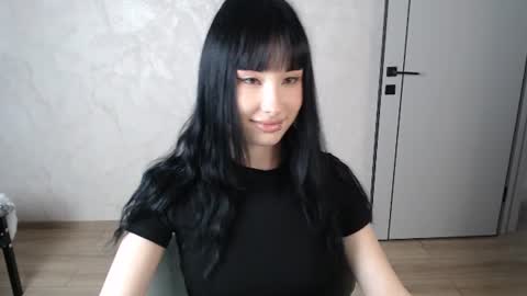 Snapshot of naemiblush chatting on 06/27/26, 02:12 Naemi online show from 06/27/26, 02:12