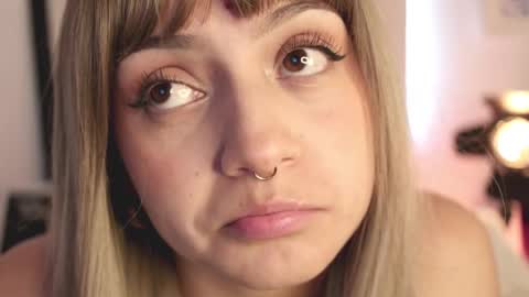 Nahia INDEPENDENT MODEL P online show from 02/18/25, 03:21