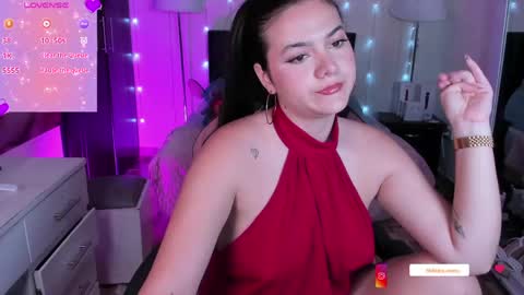 Snapshot of nahiara_evans_ chatting on 04/12/26, 02:33 NAHIARA EVANS online show from 04/12/26, 02:33