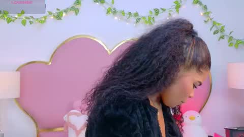 Snapshot of nahiarareina chatting on 12/02/25, 02:01 NahiaraReina online show from 12/02/25, 02:01