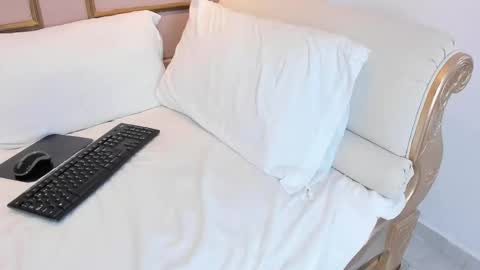 Nahimi online show from 11/20/25, 09:25