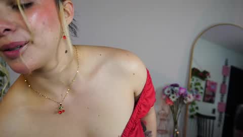 Snapshot of naho_4269 chatting on 04/10/26, 01:33 Naho Sigueme en mis Redes Sociales Follow me on my social networks online show from 04/10/26, 01:33