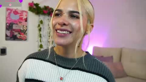 Snapshot of naho_4269 chatting on 06/12/26, 02:21 Naho Sigueme en mis Redes Sociales Follow me on my social networks online show from 06/12/26, 02:21