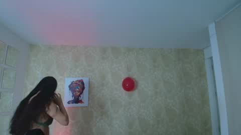 Snapshot of nahomi_blaze56eup chatting on 07/05/26, 07:54 valeria online show from 07/05/26, 07:54