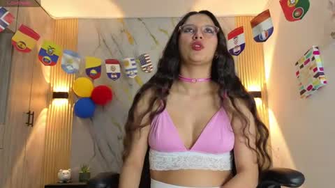 Snapshot of nahomi_blaze56eup chatting on 07/12/26, 03:19 valeria online show from 07/12/26, 03:19