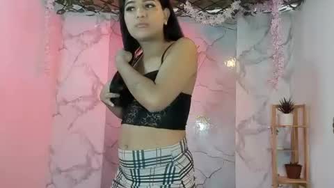 Snapshot of nahomi_hot2002 chatting on 07/10/26, 01:36 nahomi_hot2002 online show from 07/10/26, 01:36