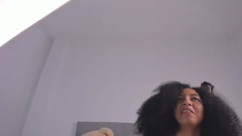 Snapshot of nahomi_miller_ chatting on 12/23/24, 11:49 Laura online show from 12/23/24, 11:49