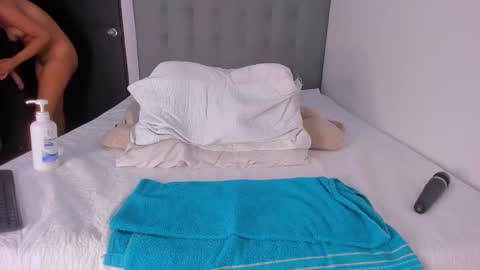 Snapshot of nahomi_miller_ chatting on 02/28/25, 02:42 Laura online show from 02/28/25, 02:42