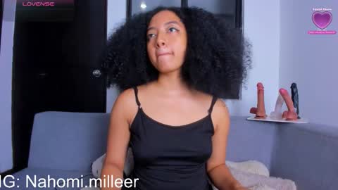 Snapshot of nahomi_miller_ chatting on 10/20/25, 12:22 Laura online show from 10/20/25, 12:22