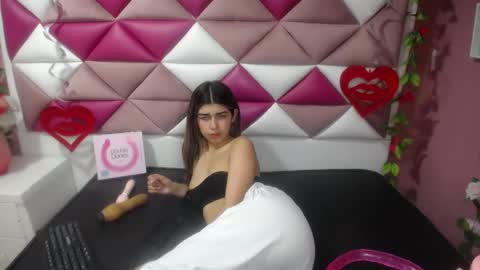 NahomiConnorr online show from 01/08/25, 07:34