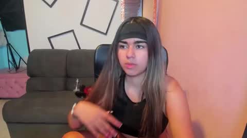 NahomiConnorr online show from 12/17/25, 12:55