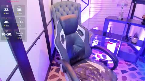 Snapshot of nahomirichards chatting on 11/18/25, 05:12 Nahomi online show from 11/18/25, 05:12