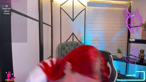 Snapshot of nahomirichards chatting on 12/18/25, 05:02 Nahomi online show from 12/18/25, 05:02