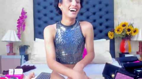 Nahomi  online show from 09/17/25, 06:53