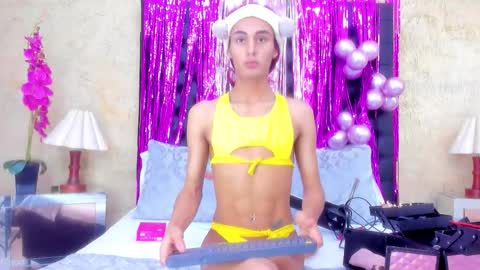 Nahomi  online show from 01/12/26, 04:56